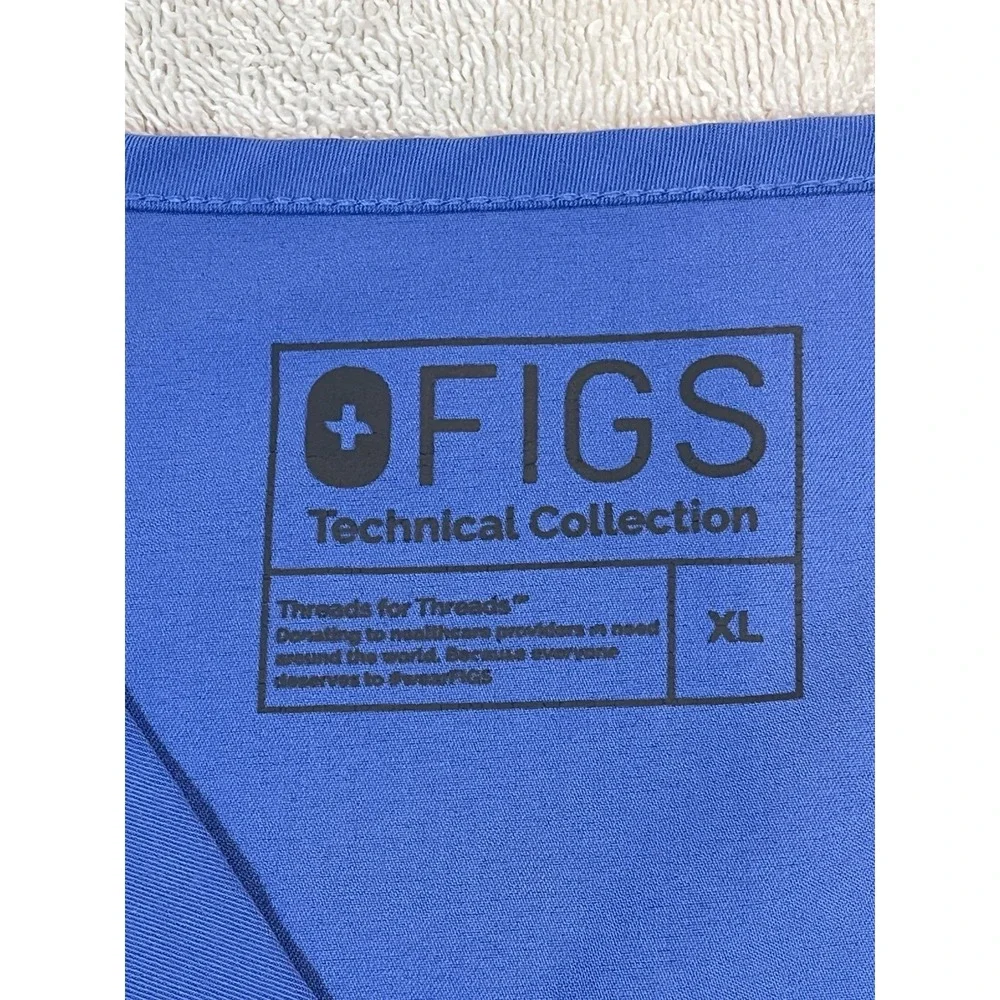 FIGS Mens XL Chisec Three Pocket Scrub Top Cairo Straight Leg Cargo Pant Ceil